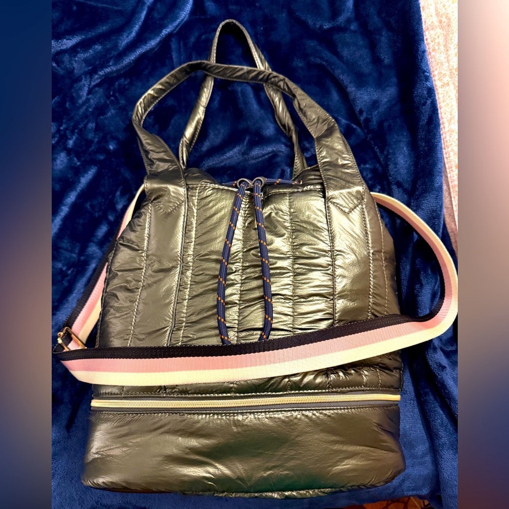 Stella & Dot Metallic Olive Green Bucket Bag Quilted Tote w/ shoulder strap